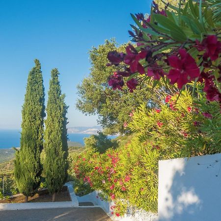 Villa Dio Petres Kroustas Exterior photo