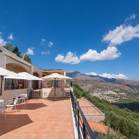 Villa Dio Petres Kroustas Exterior photo