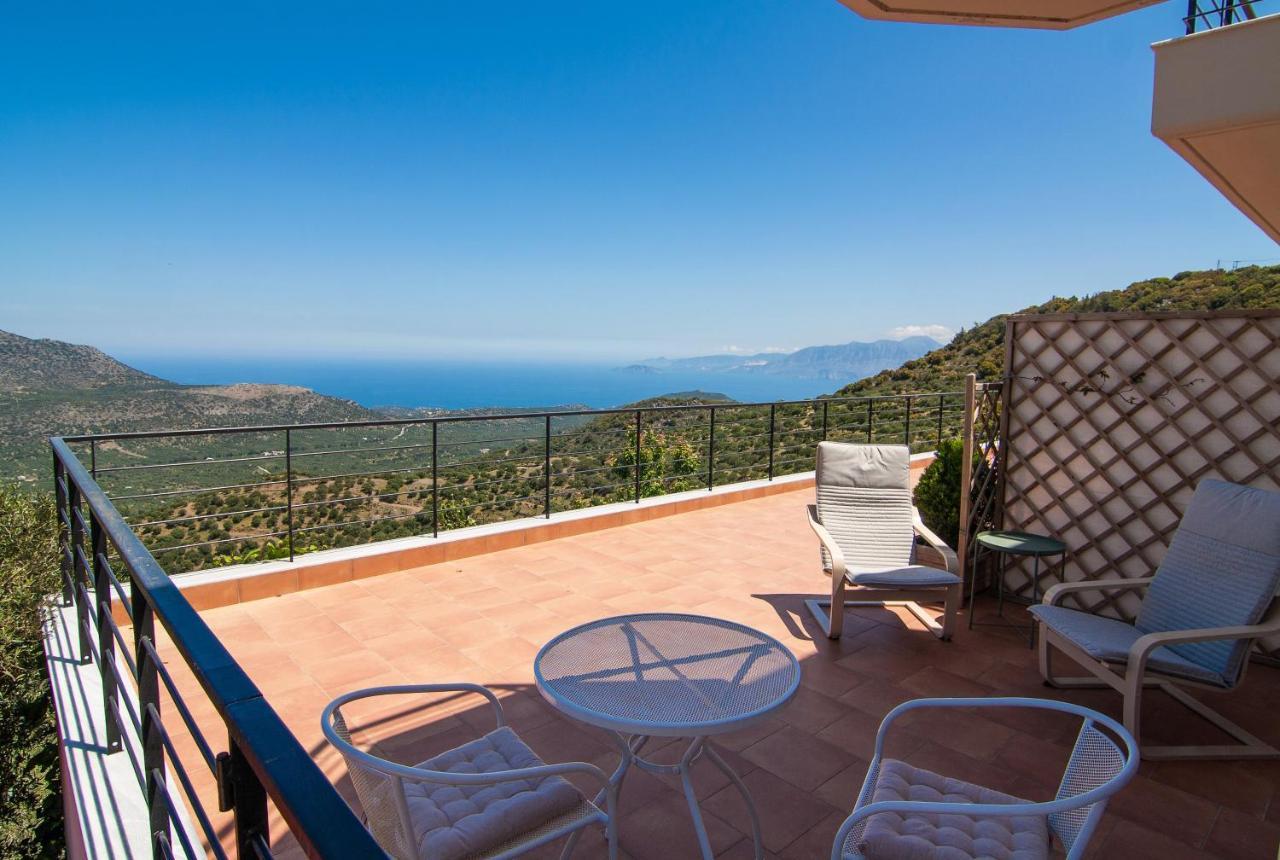 Villa Dio Petres Kroustas Exterior photo